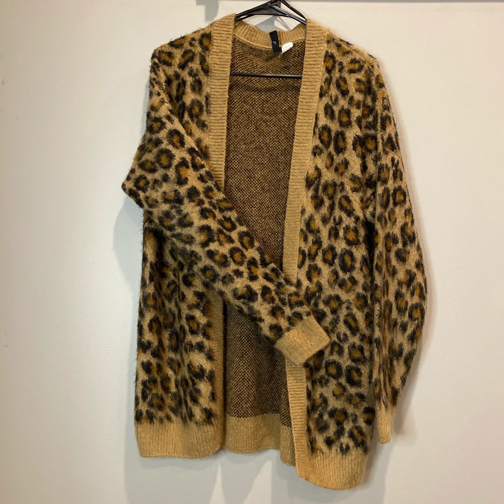 H&M cheetah cardigan. Small